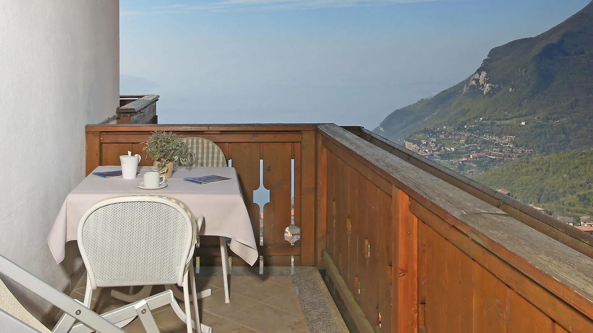 **** Aparthotel Hotel Residence Panorama La Forca, Gtsgroup Tignale Italy